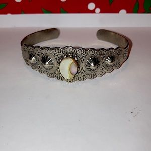 Vintage Cuff with great detail.